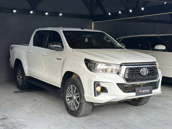 TOYOTA HILUX 2.8 SRV 4X4 CD 16V DIESEL 4P AUTOMÁTICO TOYOTA HILUX 2.8 SRV 4X4 CD 16V DIESEL 4P AUTOMÁTICO